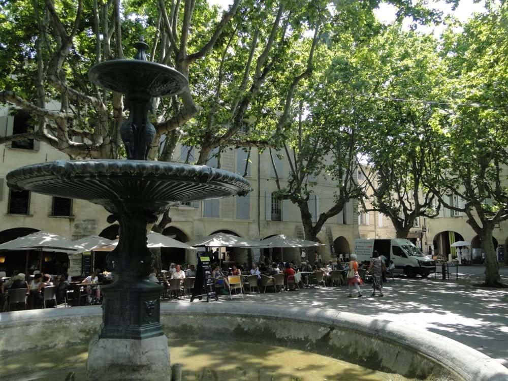 Une Chambre A Uzès Exterior foto